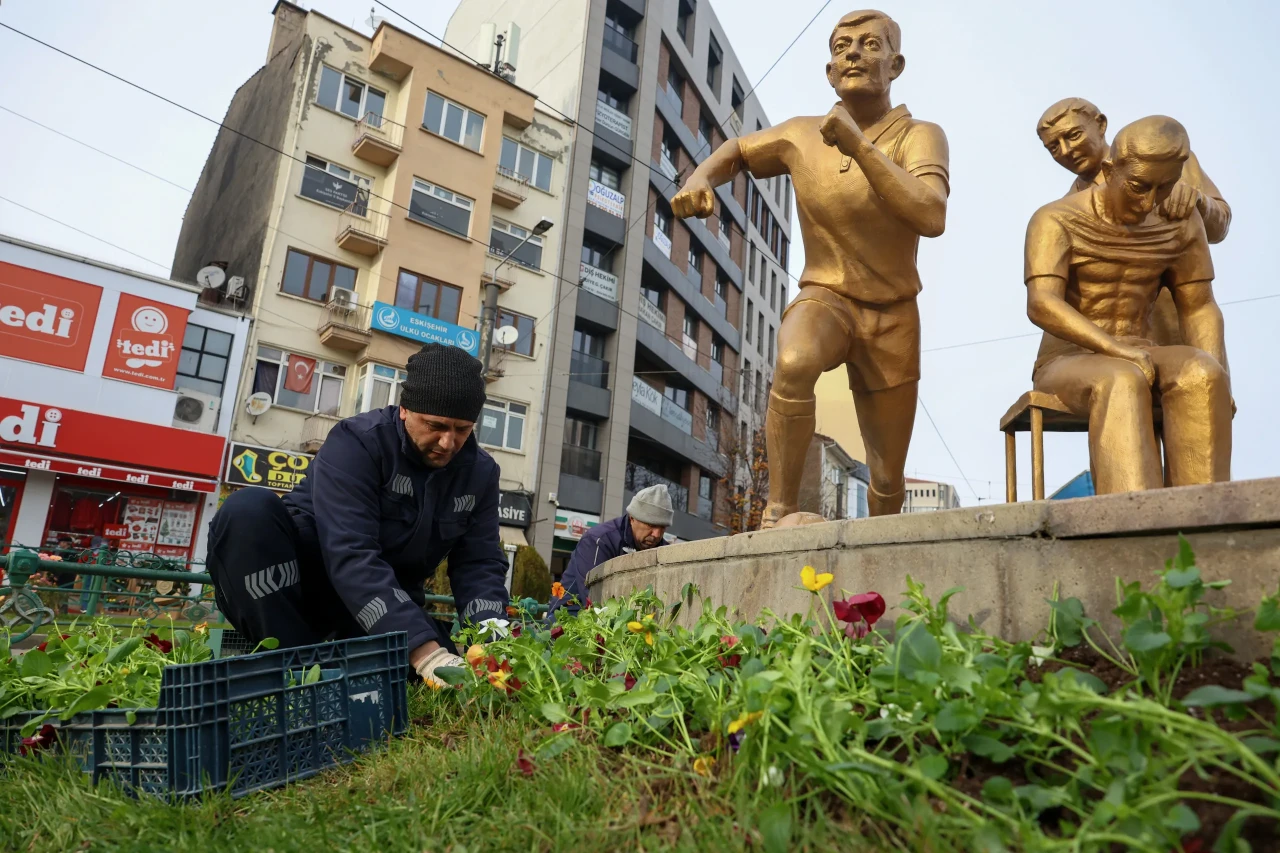 Eskişehir kış boyunca binlerce çiçekle renklenecek