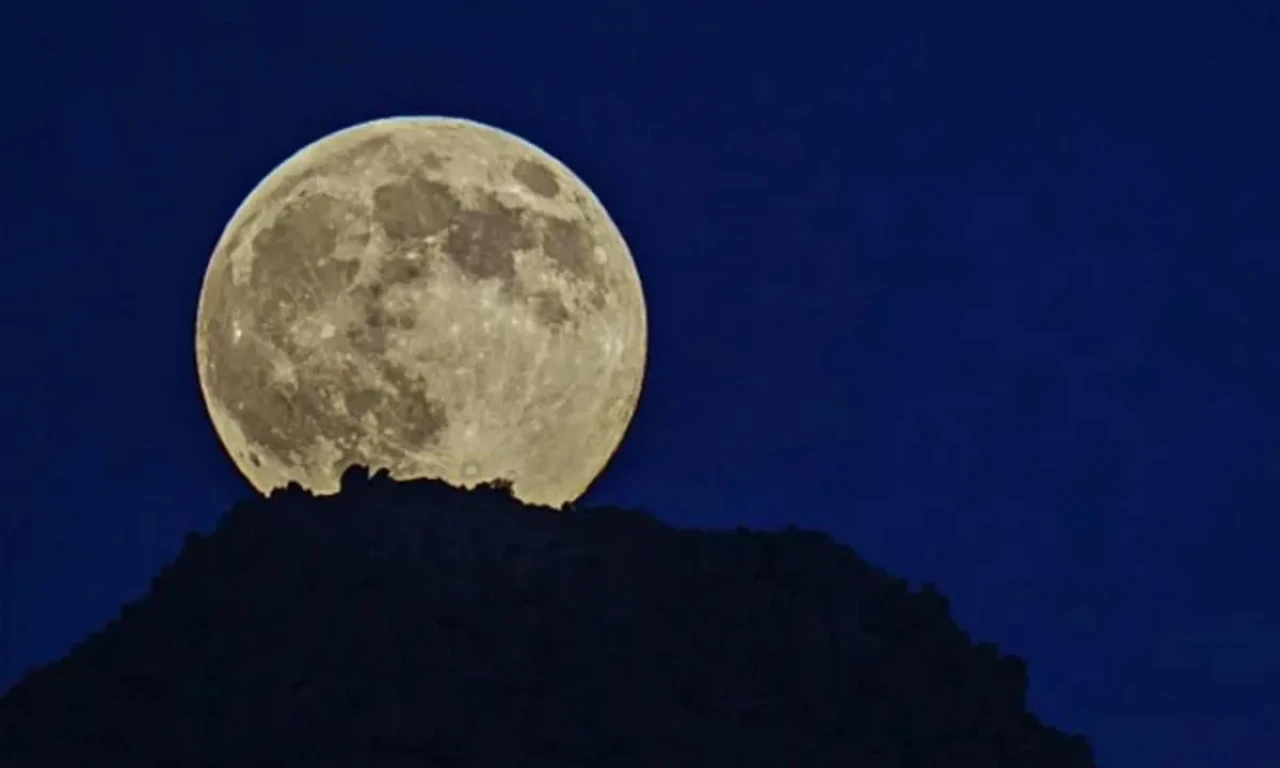 Soğuk Ay Ankara, İstanbul ve İzmir'de Nereden, Nasıl İzlenir? (Son Sakika 2025)