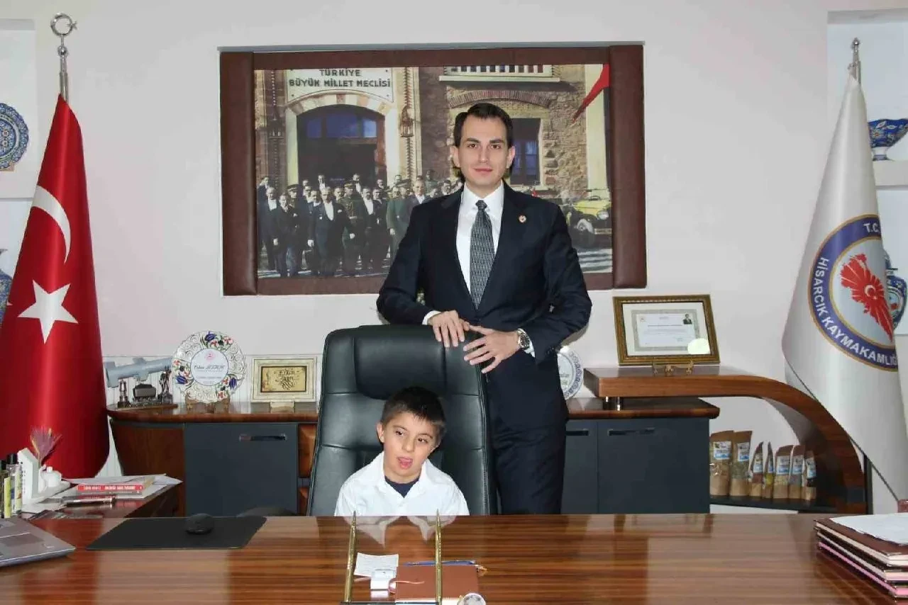 Hisarcık Kaymakamı Atam, Özel Eğitim Öğrencileriyle Makamında Buluştu