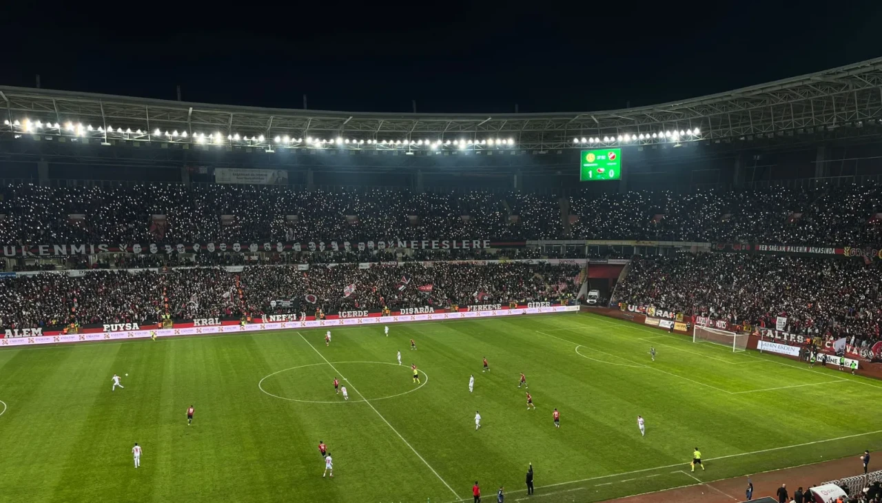 Eskişehirspor Erken Öne Geçti! Kaan Baysal’ın Golü Tribünleri Ateşledi