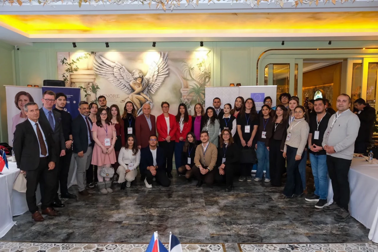 Gençler Avrupa Diplomasisiyle Buluştu: Büyükelçilerle Üç Günlük Söyleşi