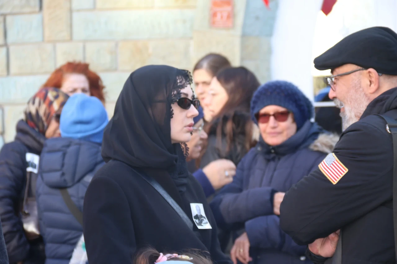 Burcu Özberk’in Dedesi Cumhuriyet Yıldızlar Son Yolculuğuna Uğurlandı