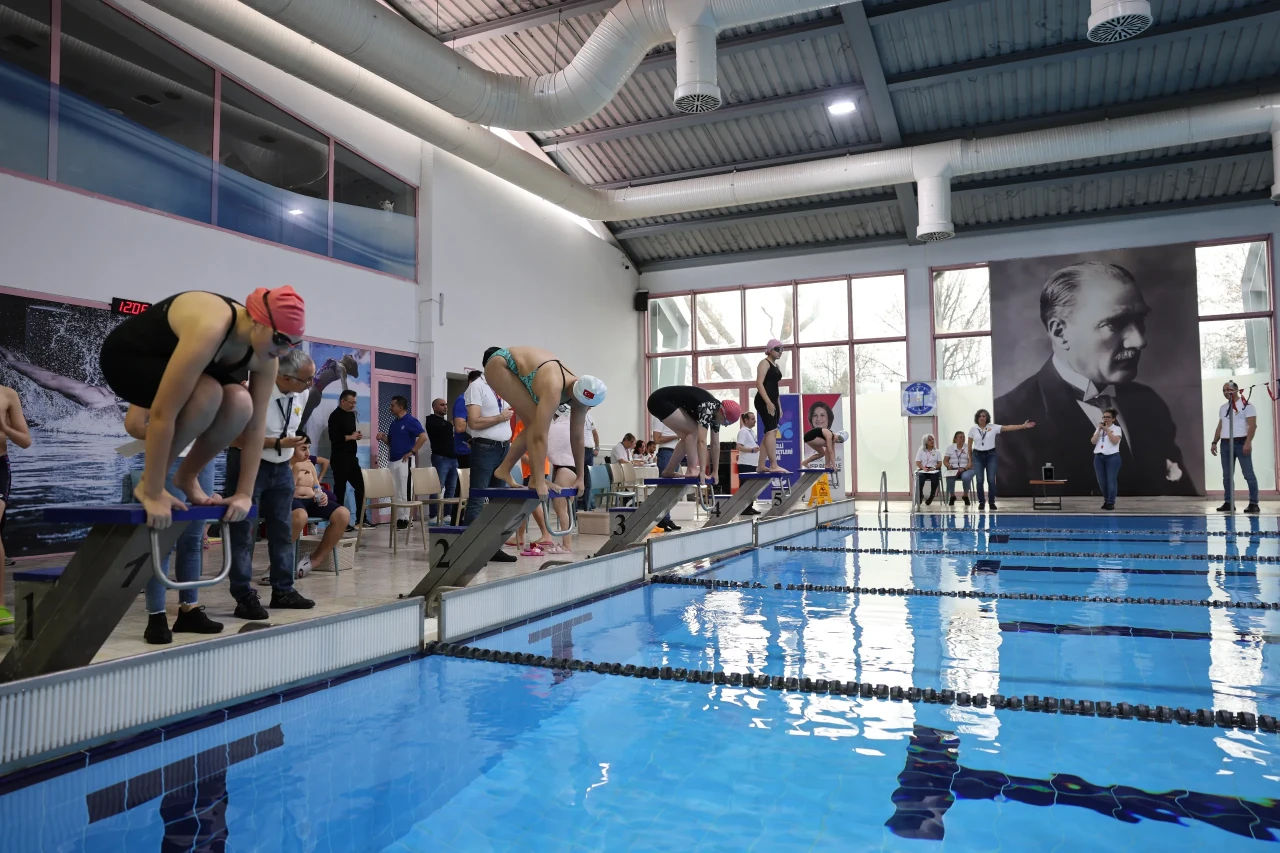 Farkındalık ve Dayanışma Bir Arada: Engelsiz Kulaçlar Kentpark'ta Buluştu