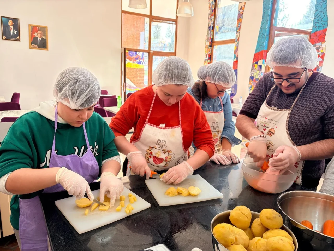 Odunpazarı Belediyesi’nden Engelleri Aşan Mutfak Çalışmaları