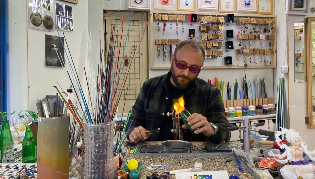 Soda Şişelerine Yeni Hayat: Eskişehirli Cam Ustasından Unutulmaz Tasarımlar