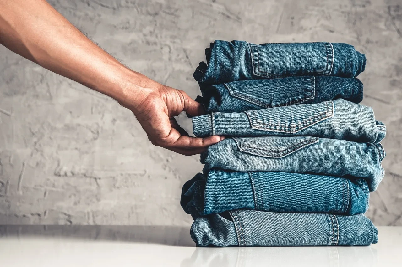 Erkek Jean Modelleriyle Günlük Rahatlık ve Şıklık