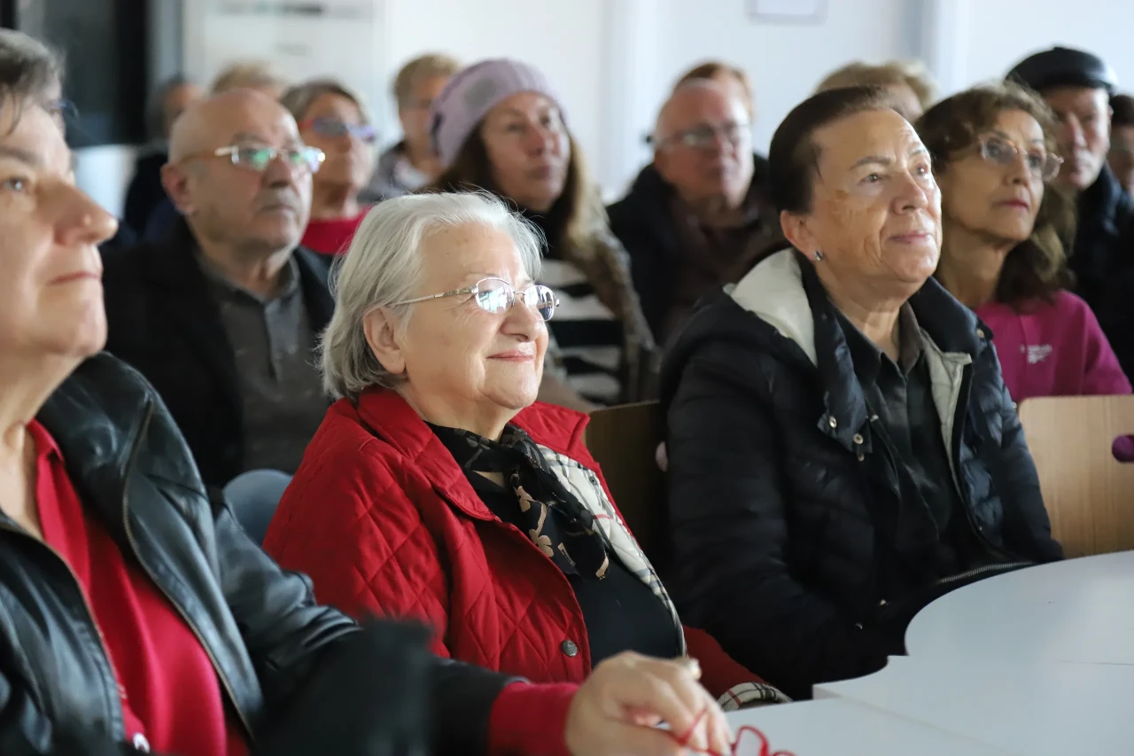 Eskişehir’de kıdemli vatandaşlara Tazelenme Üniversitesi bilgilendirme oturumu düzenlendi