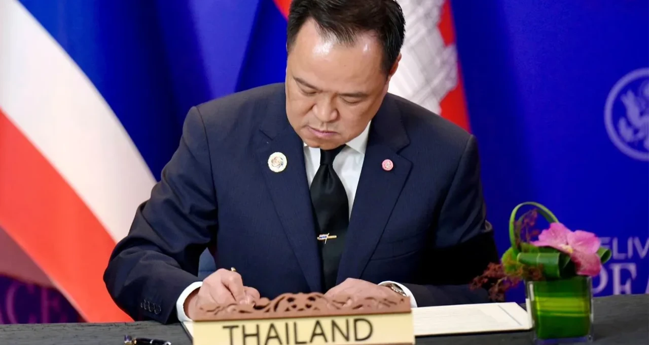 Tayland’da parlamento feshedildi: Erken seçim süreci başladı