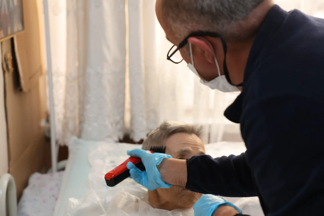 Büyükşehir Belediyesi Engelliler Günü’nde Ev Ziyaretleri Gerçekleştirdi