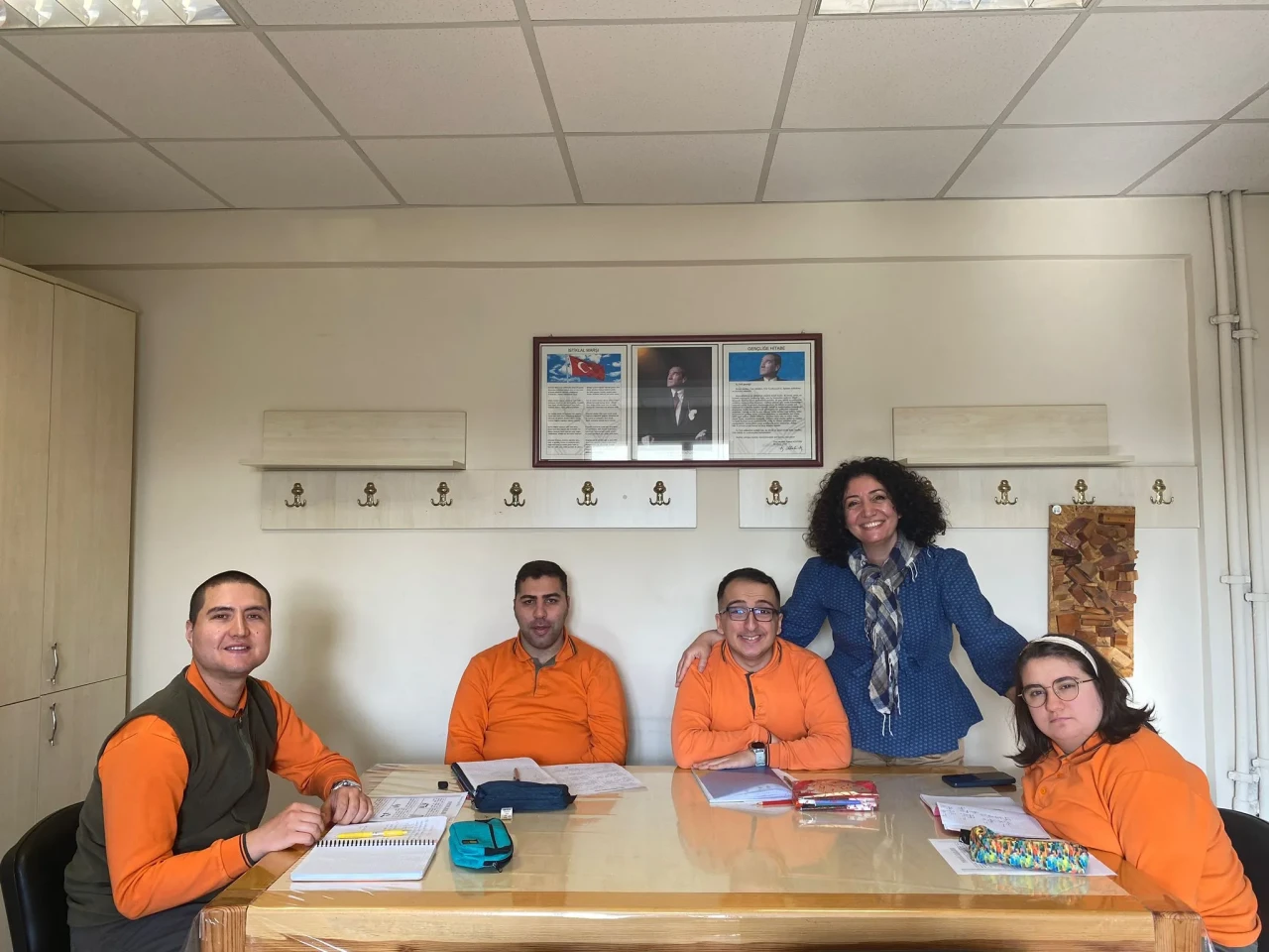 Şengül Öğretmen Dünya Engelliler Günü’nü Anlattı: “Engel Bedenlerde Değil, Bizi Sınırlayan Bakışlarda”