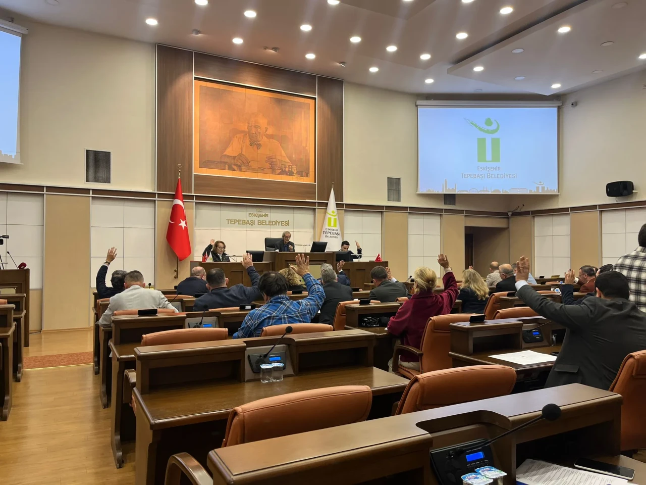 Tepebaşı Meclisi'nde Kent Berberi 2026 Tarifesi Kabul Edildi