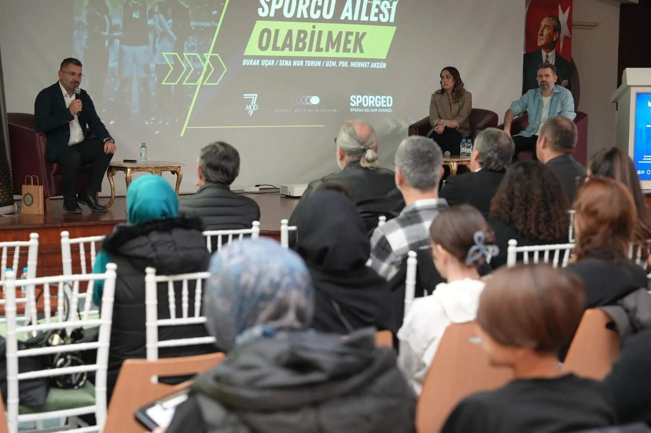 Sporcu Ailelerine Yönelik Seminer İlgiyle Karşılandı