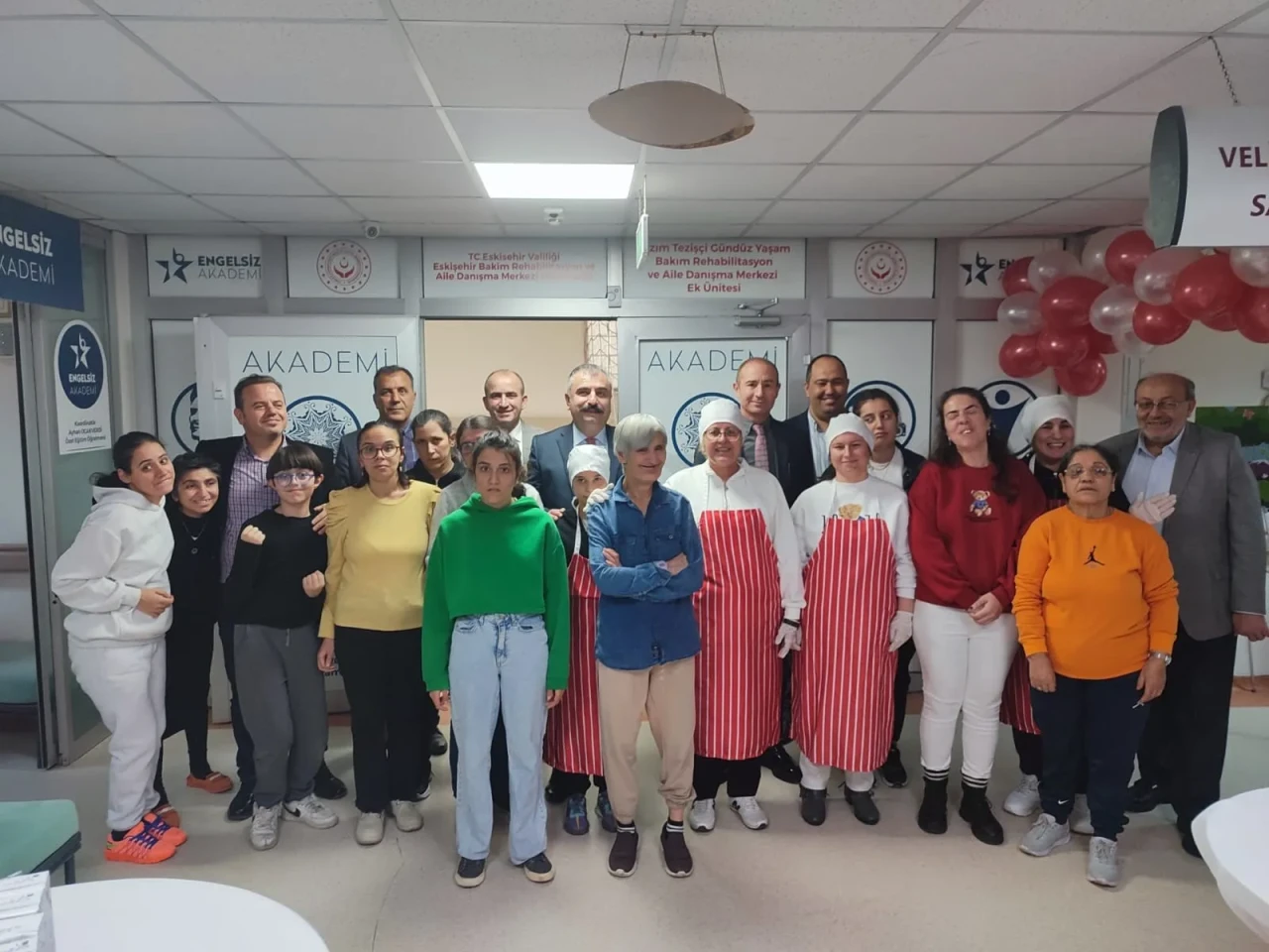 Eskişehir’de Özel Bireylerin Eserleri 3 Aralık Sergisinde Tanıtıldı