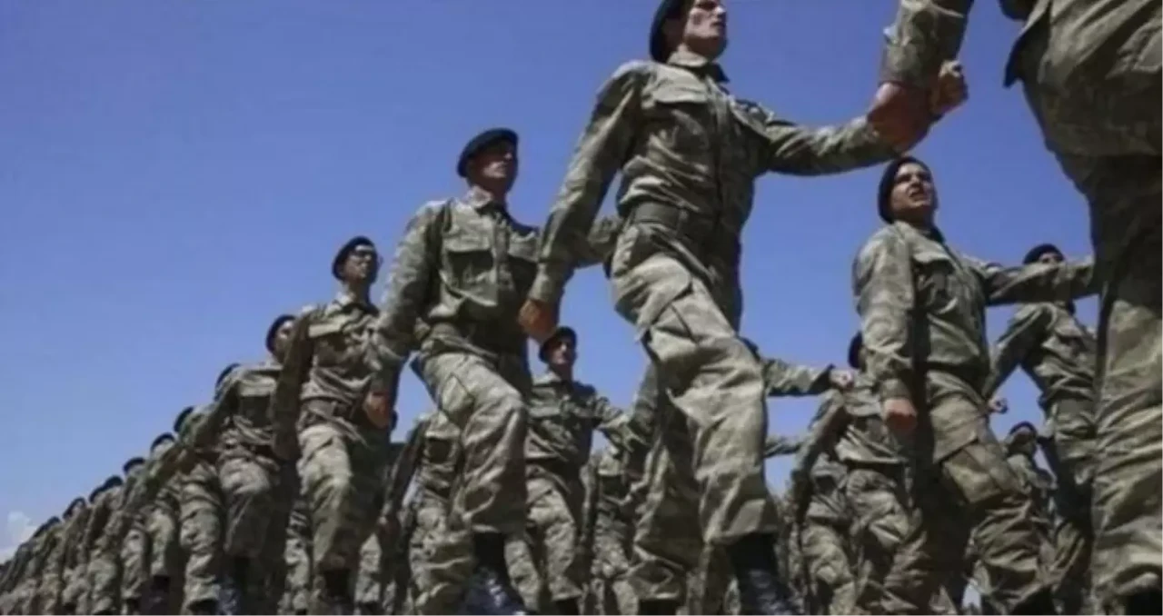 Yoklama kaçağı olanlar bedelli askerlik yapabilir mi? Yoklama kaçağı cezası ne kadar, kaç TL? 2025 asker kaçağı cezası ne kadar?