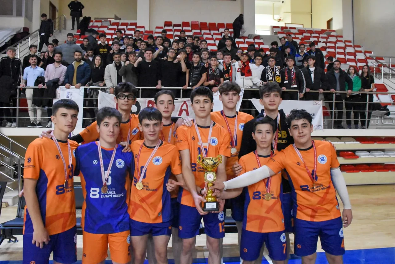 Özel EOSB MTAL’den Eskişehir’de spor şöleni: İki branşta şampiyonluk