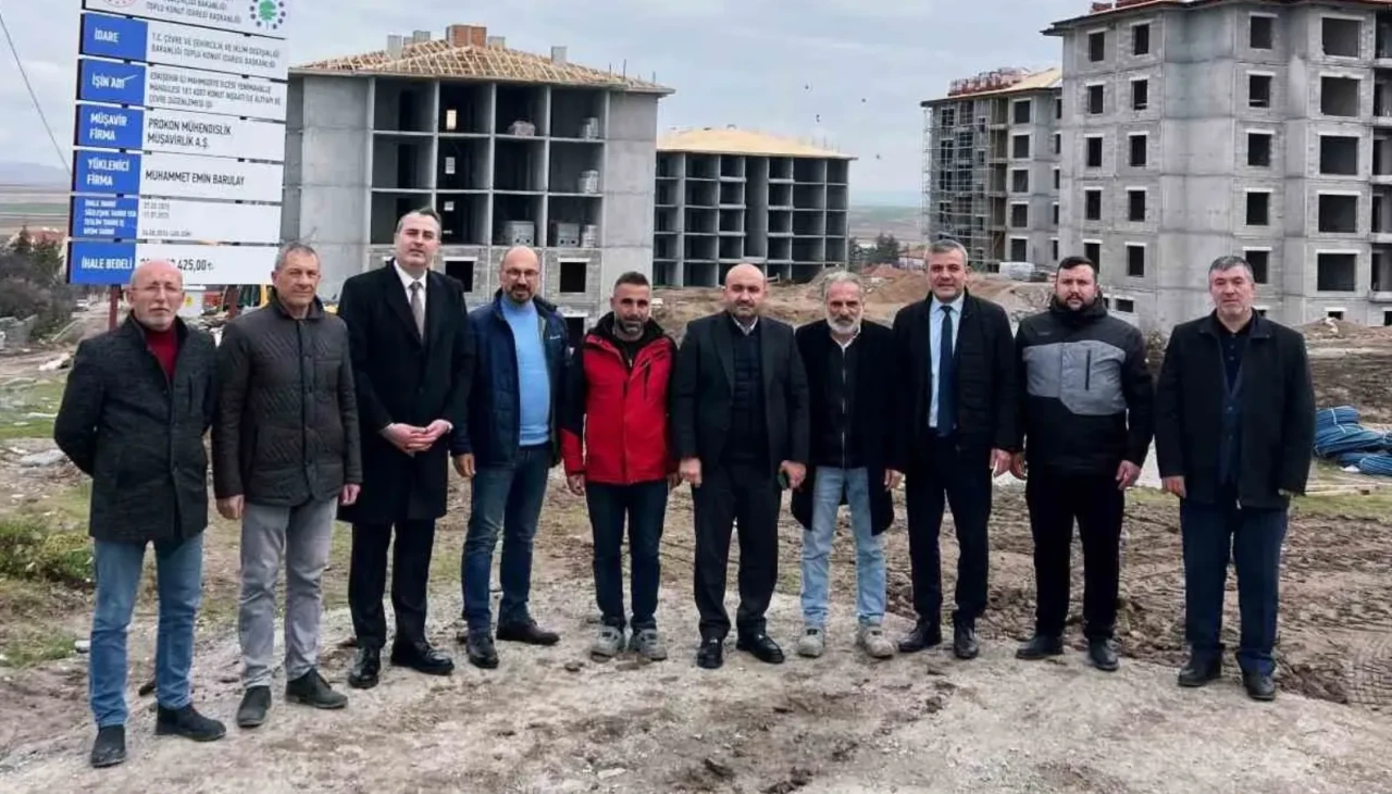 Başkan Albayrak, Mahmudiye'de TOKİ Çalışmalarını Yerinde İnceledi