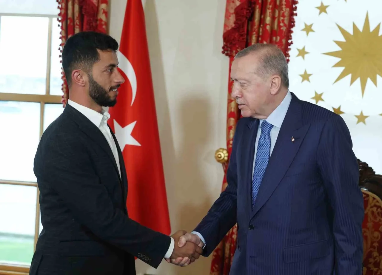 Cumhurbaşkanı Erdoğan, Oscar’lı Filistinli yönetmen Basel Adra’yı kabul etti