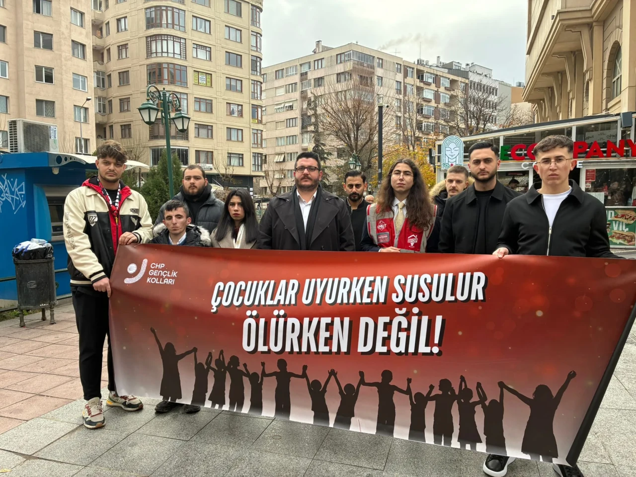 CHP’li gençlerden MESEM protestosu: “Bu kara düzeni kabul etmiyoruz”