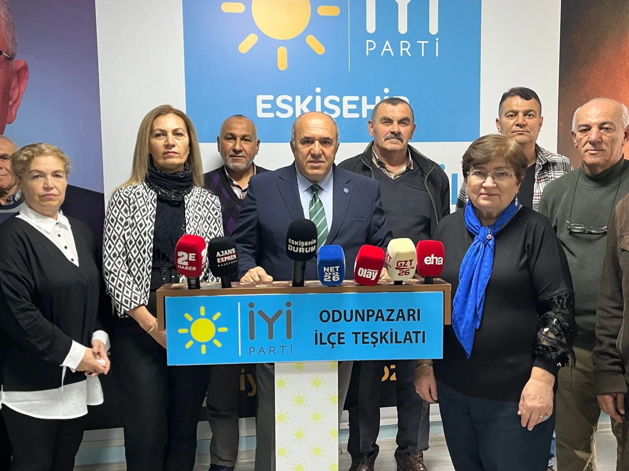 3 binden fazla konutu ziyaret eden Gürol Yer “temsili” saha çalışmalarını eleştirdi