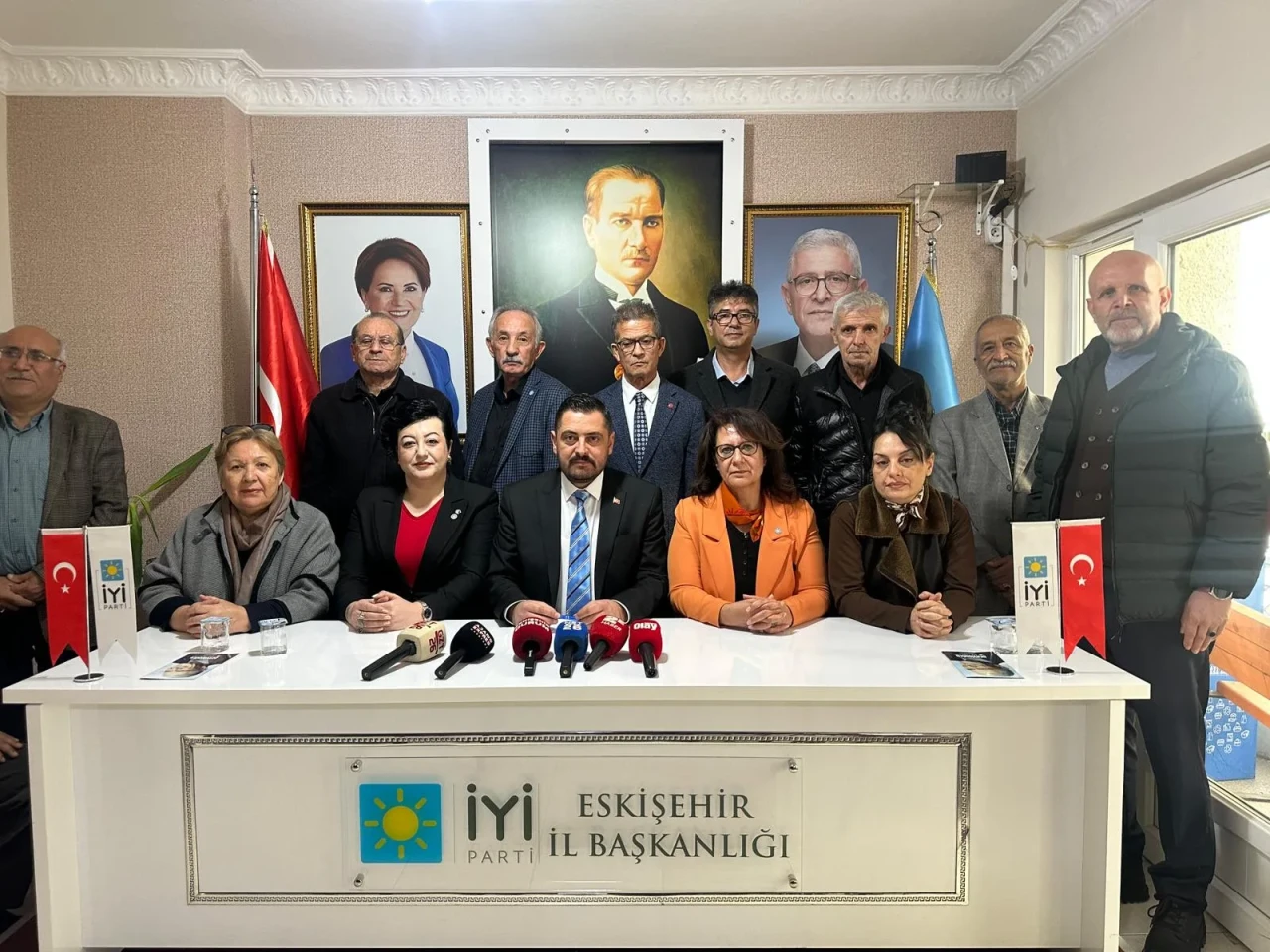 Ulucan uyardı: “Engelli aileler yalnız bırakılıyor, Seyitgazi çamur içinde”