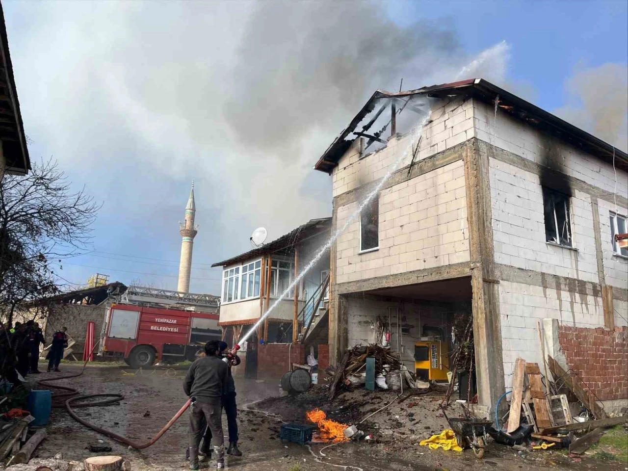 Bilecik’te Korkutan Yangın: 6 Büyükbaş ve 40 Küçükbaş Son Anda Kurtarıldı