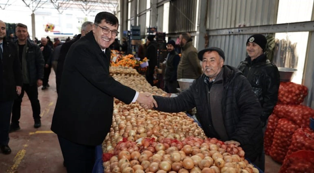 Başkan Eyüp Kahveci’den Fatih Mahallesi Semt Pazarı’nı Ziyaret Etti