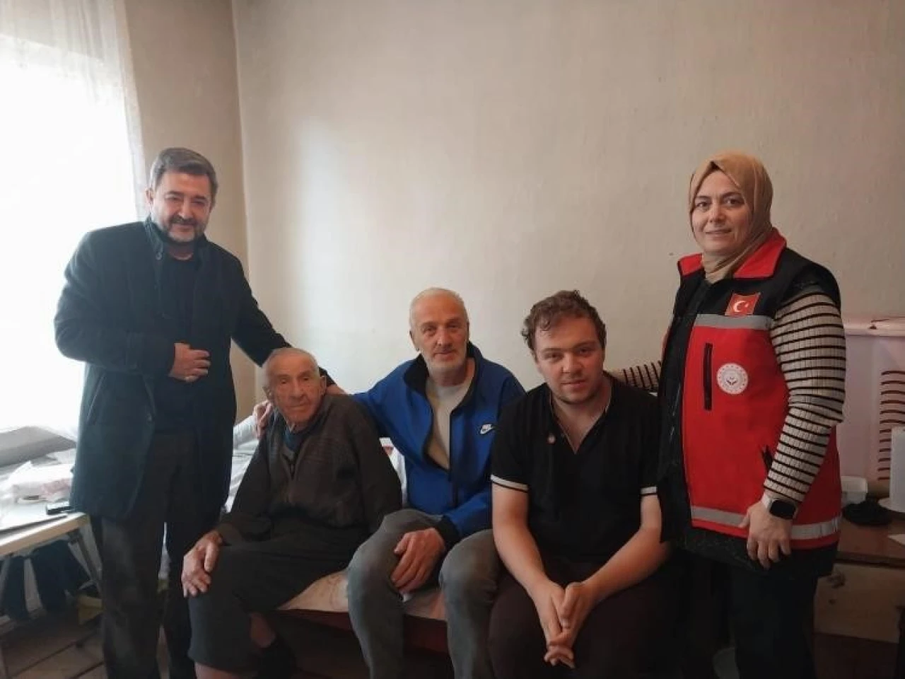 Bilecik’te 5 Kuşaktır Bir Arada Yaşayan Aileyi Sosyal Hizmet Ekipleri Ziyaret Etti