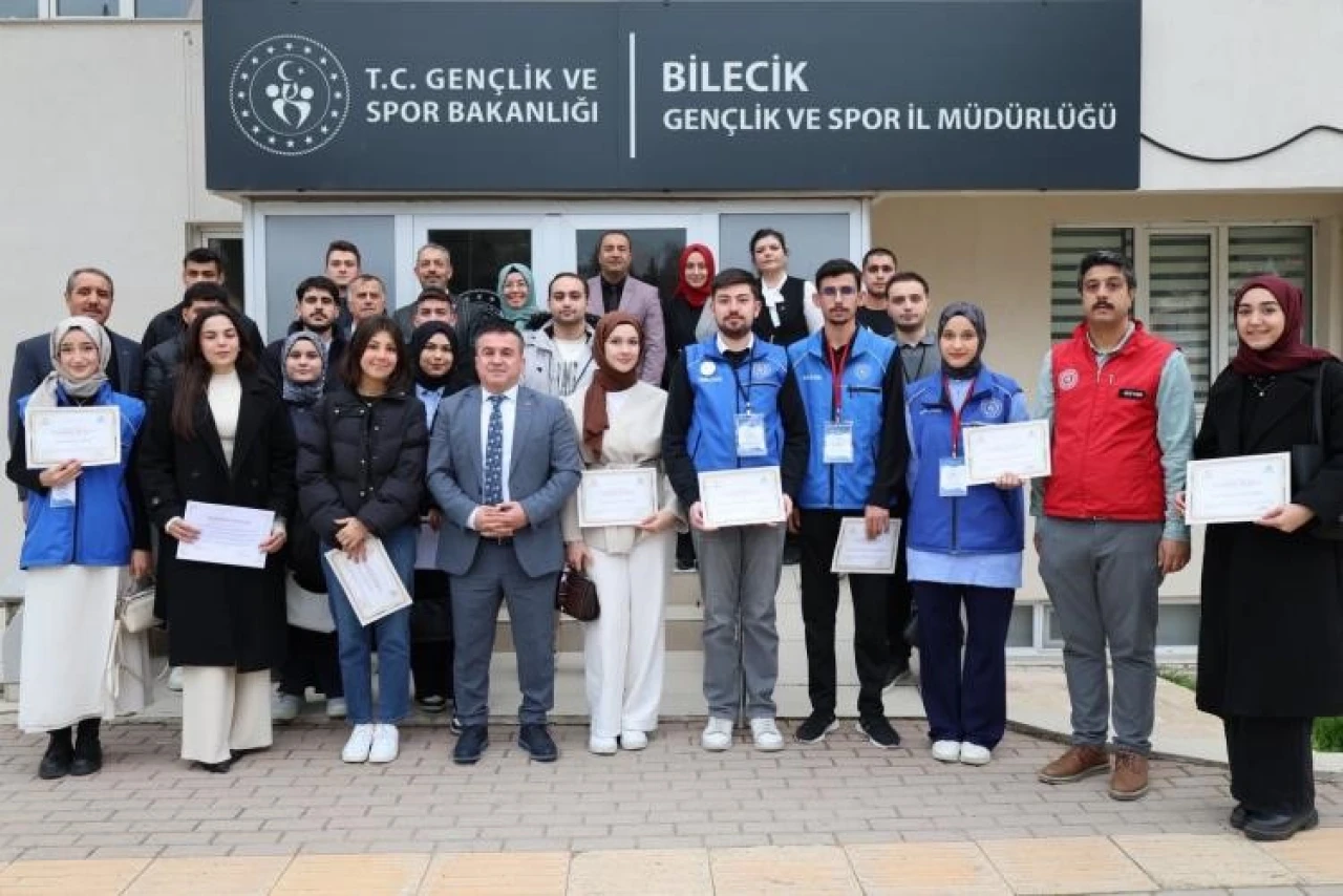 Bilecik’te Gönüllü Gençlere Emekleri Belgelerle Taçlandı