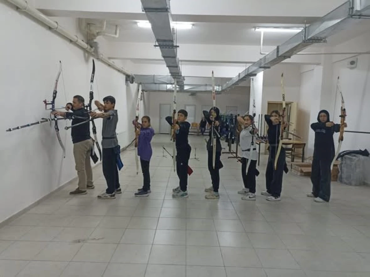 Bilecik'te Öğrenciler Okçulukla Hem Öğreniyor Hem De Gelişiyor