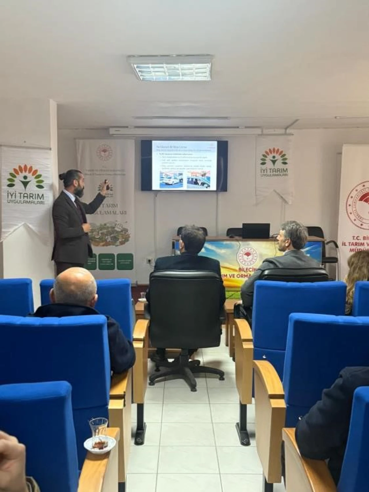Söğüt’te üreticilere marulda iyi tarım uygulamaları eğitimi verildi