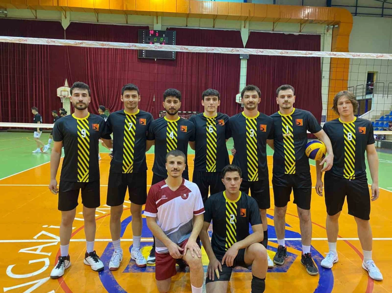 BŞEÜ Voleybolda Çifte Başarıyla Döndü