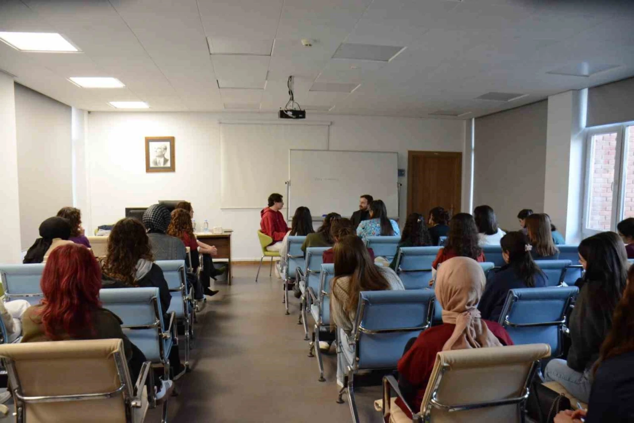 DİLKOM’da “Otizm Perspektifinden Dil ve Konuşma Terapisi” söyleşisi gerçekleştirildi