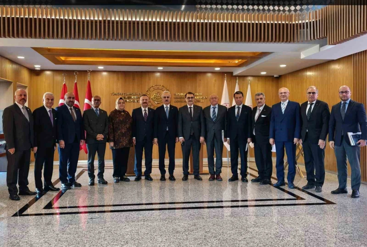 Eskişehir Heyetinden Ulaştırma Bakanı Uraloğlu’na Ziyaret