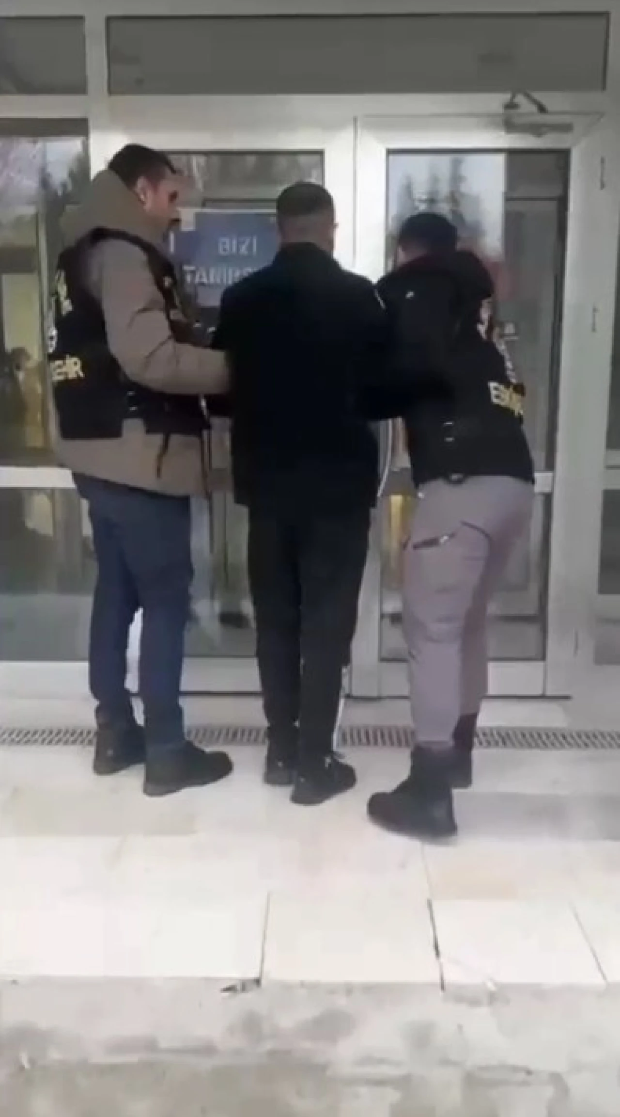 Yıllardır aranan hükümlü Eskişehir’de yakalanarak cezaevine teslim edildi