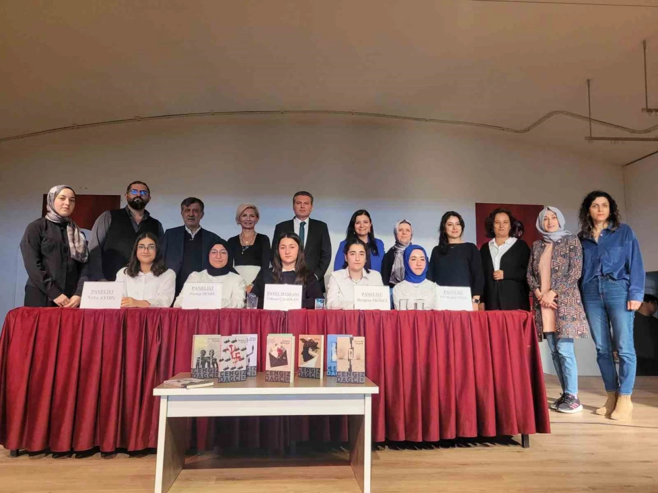 Eskişehir’de Cengiz Dağcı Paneli Düzenlendi