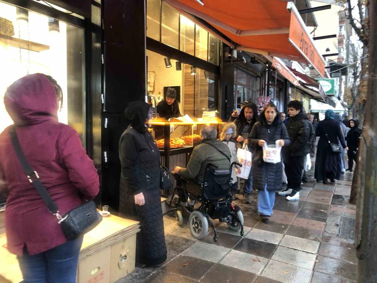 Eskişehir sağanak yağışa teslim oldu