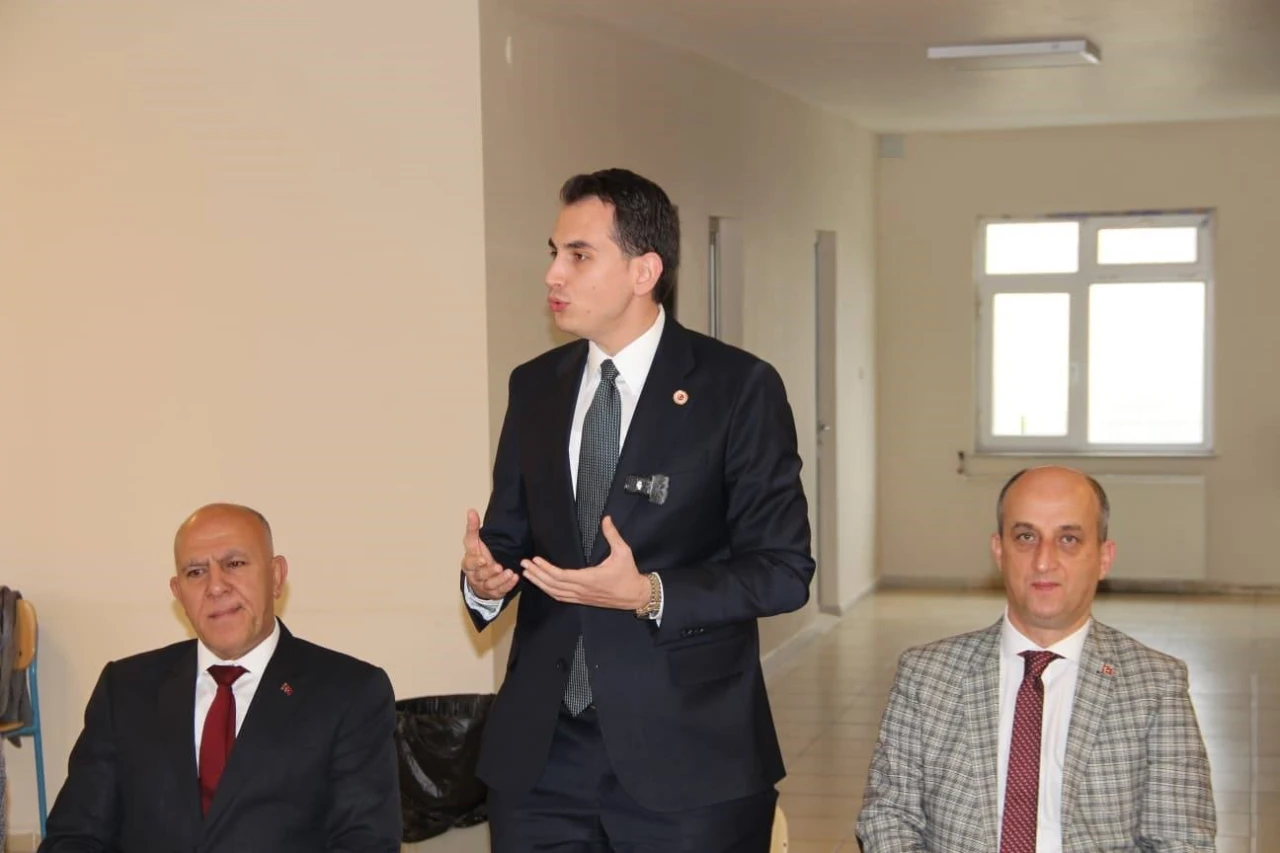 Hisarcık Kaymakamı Atam, özel eğitim öğrencileriyle kahvaltıda buluştu