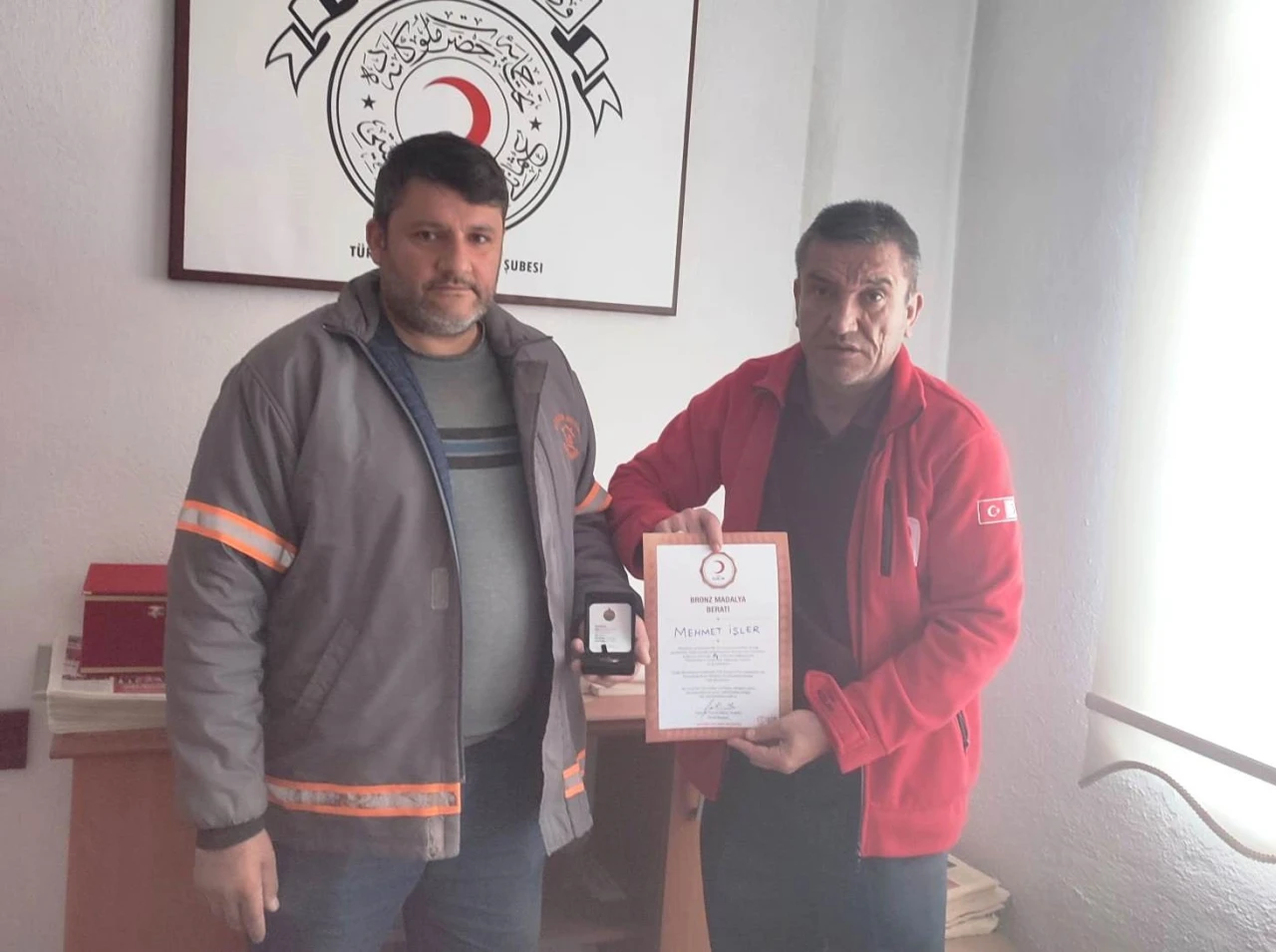 Kütahya’da Örnek Bağışçıya Kızılay’dan Teşekkür Madalyası