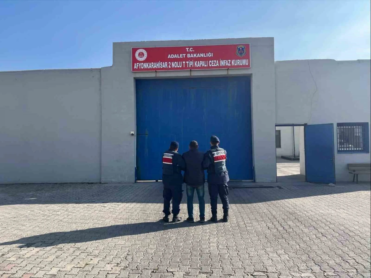Afyonkarahisar’da 15 Yıllık Hapis Cezası Bulunan Şahıs Yakalandı