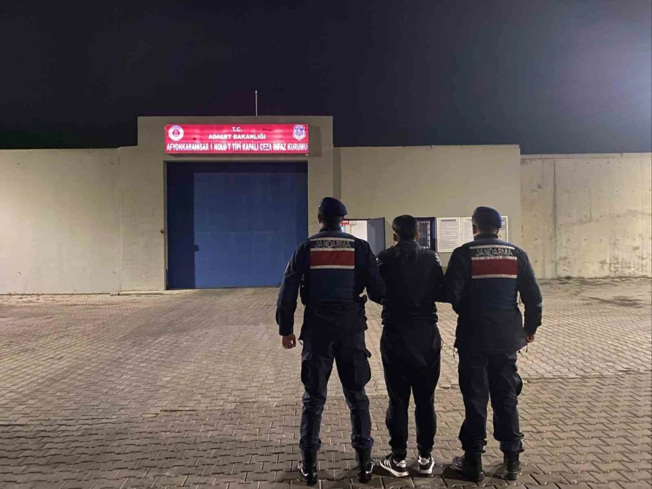 Afyonkarahisar Jandarması Uyuşturucu Tacirine Göz Açtırmadı