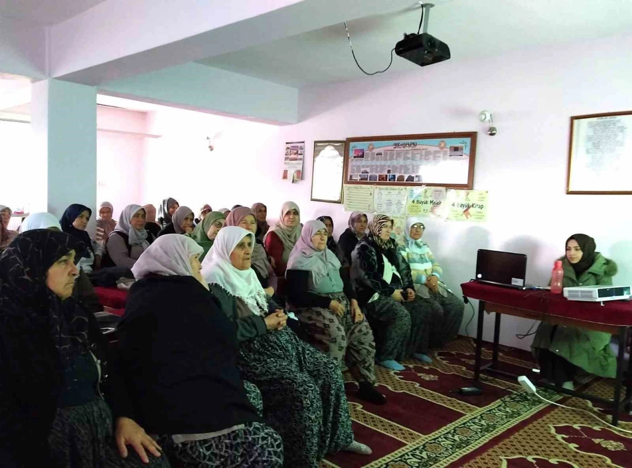 Kadın çiftçilere verilen eğitimde yeni dönem başladı