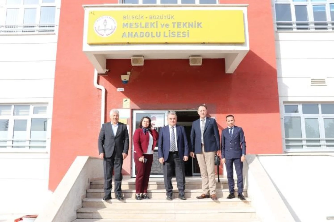 Bozüyük Kaymakamı Öztürk Okullarda Eğitim İncelemelerinde Bulundu