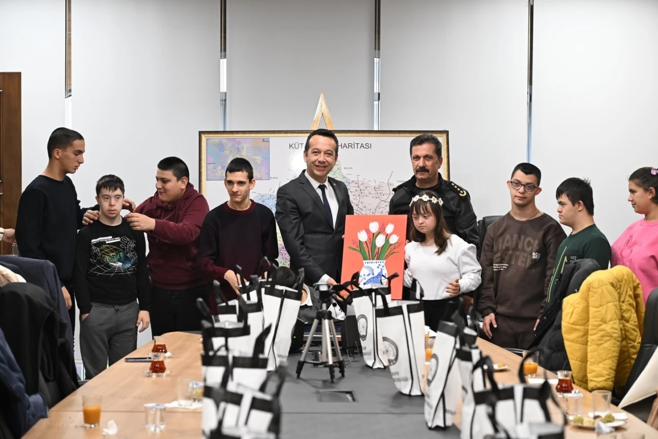 Emniyet Müdürü Elbir, Özel Eğitim Öğrencilerini Makamında Ağırladı