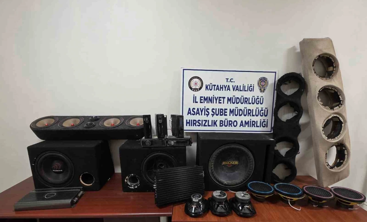Kütahya’da Ses Sistemi Hırsızlığı: 2 Şüpheli Gözaltında