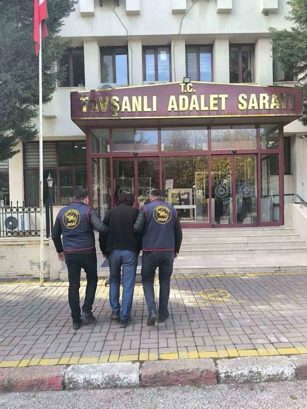 Kütahya’da Jandarma Tarafından Aranan 115 Şahıs Yakalandı