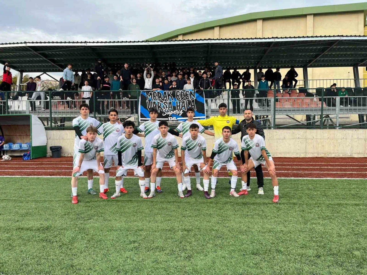 Bilecik’te Gençler Futbol Müsabakaları’nın Şampiyonu Mesleki ve Teknik Anadolu Lisesi Oldu