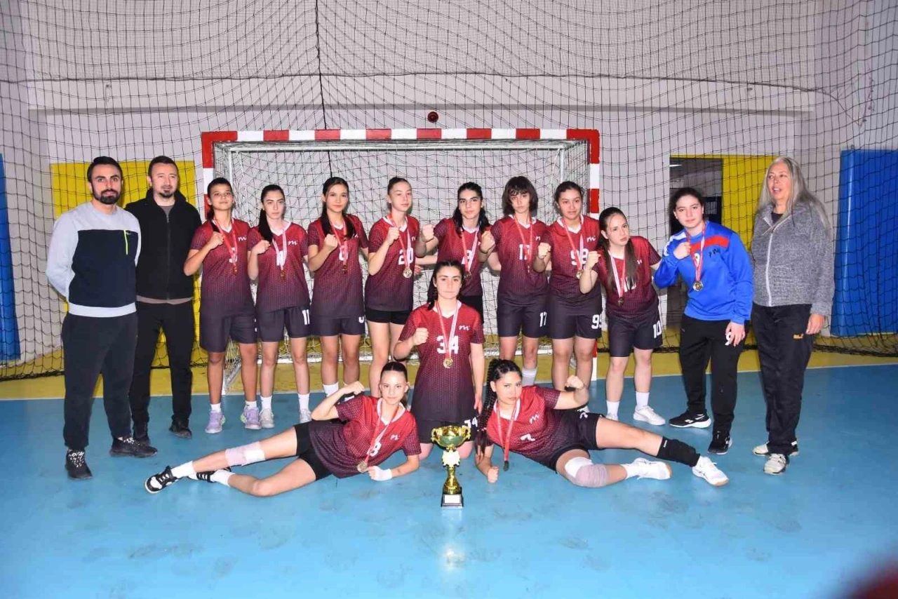 Eskişehir’de Yıldız Kızlar Hentbol Turnuvasının Şampiyonu Belli Oldu