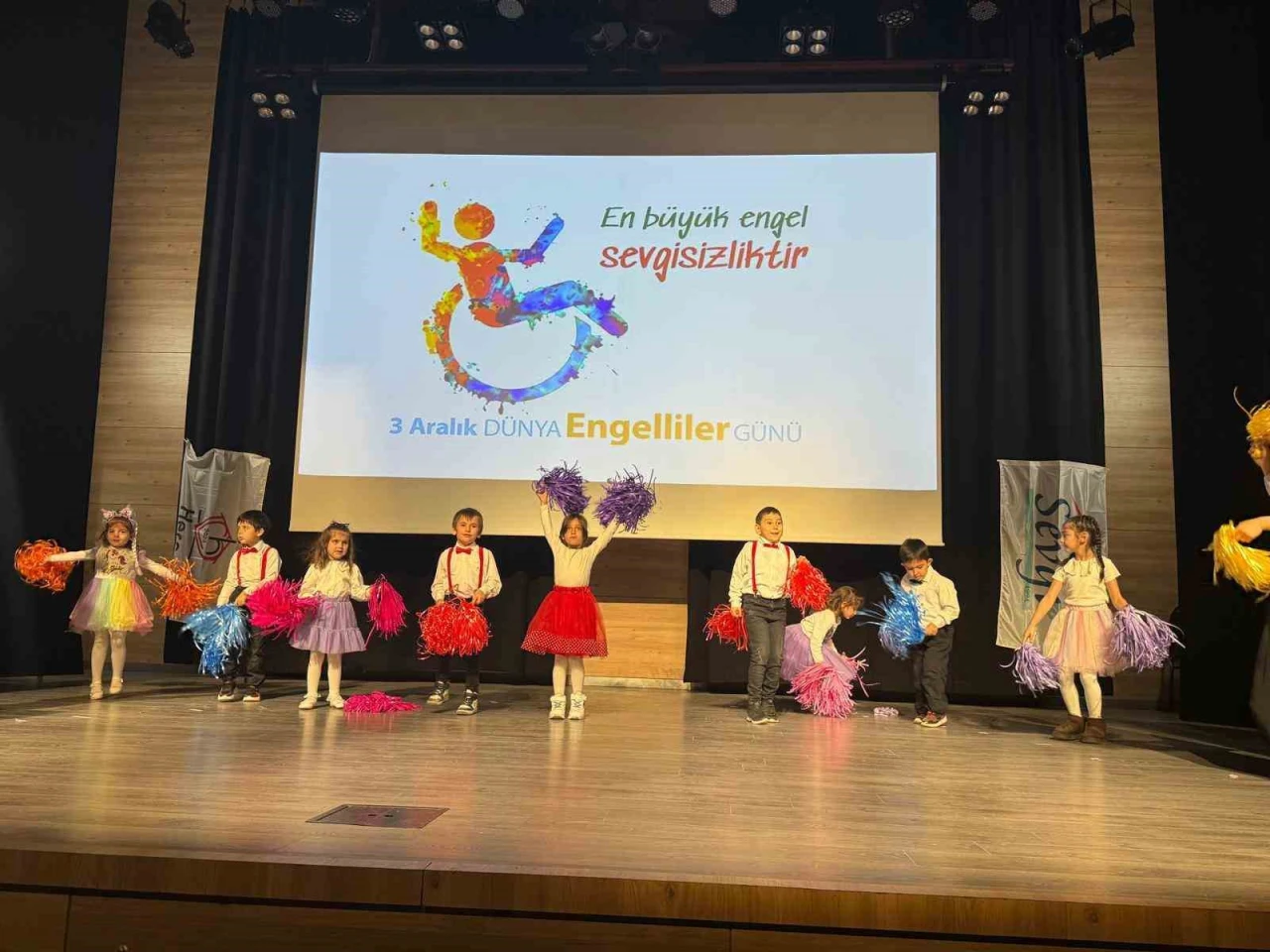 Eskişehir’de Özel Öğrenciler Dünya Engelliler Günü’nde Doyasıya Eğlendi
