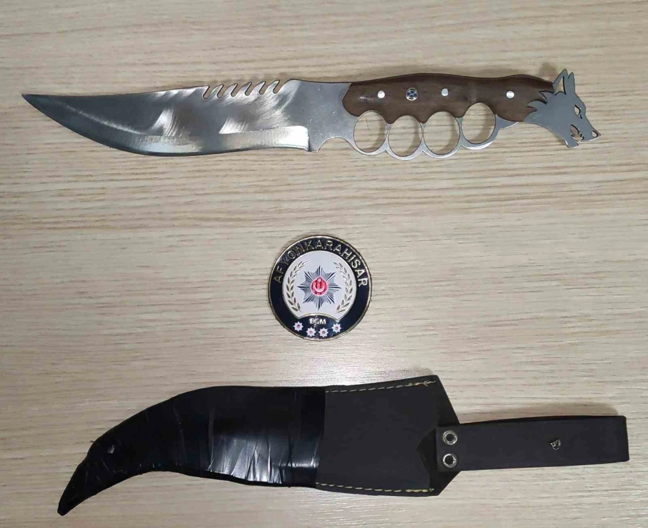 Afyonkarahisar’da polis denetimleri: 28 aranan şahıs yakalandı