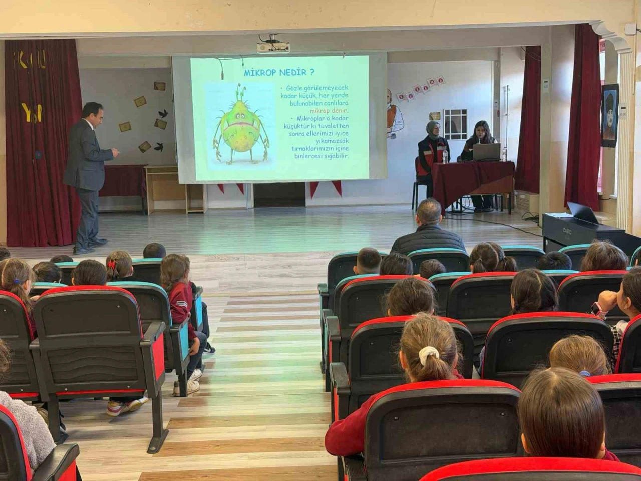 Simav’da ilkokul öğrencilerine gıda güvenilirliği ve israf eğitimi verildi